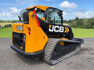Cargadora de orugas diésel JCB 205 de calidad premium con bomba de engranajes, potente y versátil para proyectos de construcción profesionales - Product Image 3