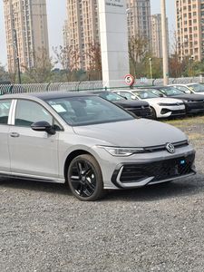 Auto Nuevo de Alta Calidad, VOLKSWAGEN GOLF R-Line 2026, 160 HP, 1.5T 300TSI, Sedán 4 Puertas, Transmisión Automática, Motor de Gasolina - Product Image 2