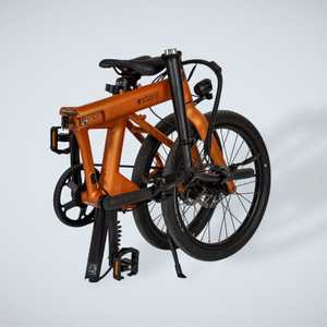 Vente en cours : Vélos électriques GS White Red-Blue Front Brake Left, 100% d'origine, scellés en usine avec 1 an de garantie - Product Image 1