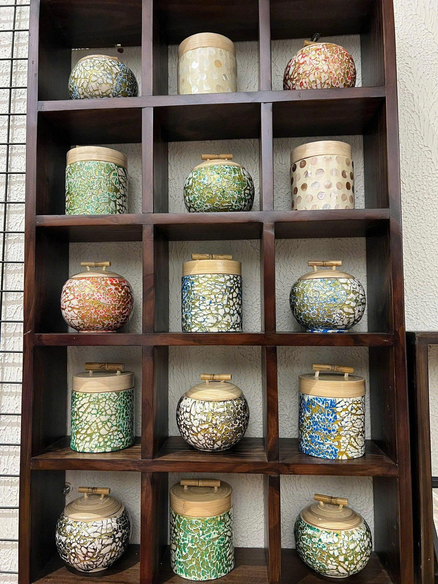 มีสีสัน