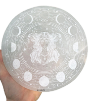 Plaque de Rechargement en Sélénite en Gros avec Motif Déesse Lunaire, Sous-verres de Nettoyage en Cristal pour l'Énergie de Guérison et la Féminité Divine
