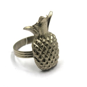 Porte-serviettes design en aluminium antique fini or mat fait à la main pour la décoration de la maison et de l'hôtel - Product Image 6