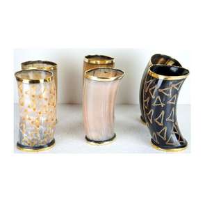 Jarra Cilíndrica Grande Hecha a Mano de Cuerno Natural con Tapa de Bambú Reutilizable para Hidromiel, Cerveza, Vino - Estilo Contemporáneo para Mesa - Product Image 5