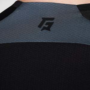 เสื้อยืด Turbo (สีดำ) ผ้าฝ้ายออร์แกนิค 100% ผสมโพลีเอสเตอร์ 300 กรัม เนื้อผ้าเจอร์ซีย์ระบายอากาศดี ปักโลโก้ตัวอักษร ทรงหลวม สวมใส่สบาย - Product Image 5