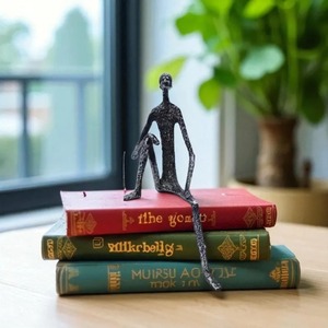 Escultura de metal decorativa muy solicitada, perfecta para exhibir en interiores o interiores corporativos, disponible a un precio asequible - Product Image 3