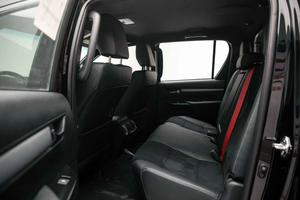 Como nuevo, precio asequible, 2026 Attitude Black TY-Hilux Doble Cabina GR Sport 4.0L 4x4 4WD Camioneta Lista para enviar - Product Image 4