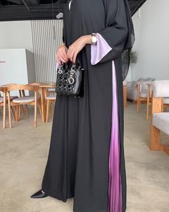 Abaya noire en satin de coupe A pour adultes, faite à la main, style XXL à volants avec des côtés ombrés captivants inspirés de Dubaï - Product Image 3