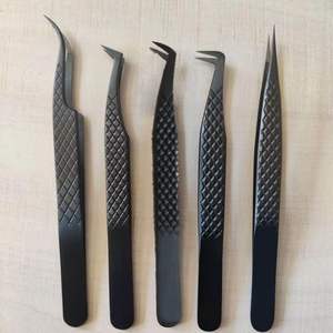 Pinzas de extensión de pestañas con agarre de diamante blanco rosa de acero inoxidable con ángulo de 90 grados - Product Image 1