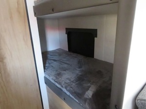 Caravane d'occasion 2025 F-o-r-e-s-t R-i-v-e-r W-o-l-f P-u-p 16BHSW à vendre - Product Image 2