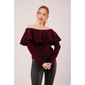 Suéter Borgoña con Cuello Madonna y Detalle de Volantes al por Mayor para Mujer - Product Image 5