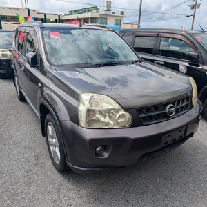 SUV Nis-san X-Trail 4x4 seminuevo Excelente Estado Mecánico, Diseño Elegante y Listo para Conducir - Product Image 4