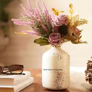 Jarrón de Metal de Estilo Nórdico con Acabado Blanco y Negro para Decoración de Mesa en Bodas y Fiestas en el Hogar - Product Image 2