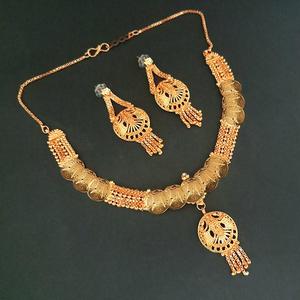 Ensemble de bijoux Kalyani 1108180 en laiton plaqué or, collier en or - Product Image 1