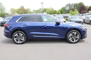 Audi e-tron 2023 impecablemente limpio - Product Image 3