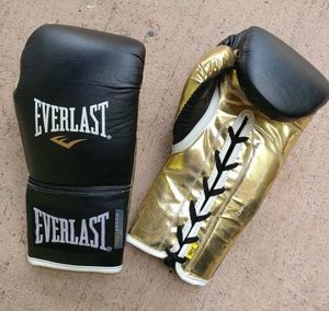 Guantes de Boxeo de Cuero Vacuno de Calidad Profesional con Cierre de Cordones, Molde de Mano de 4 Capas, Hechos a Medida, Universales, Impermeables y con Protección UV - Product Image 2