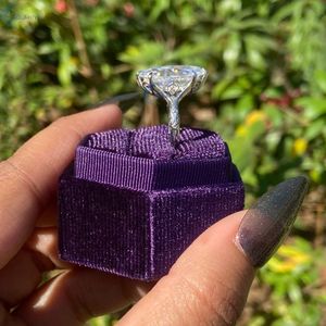 Anillo de bodas con corte Marquesa de 3,86 CT, anillo de acento oculto de moissanita incolora, anillo de compromiso de oro blanco sólido de 18 quilates para ella - Product Image 5