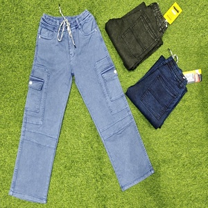 Jean droit moderne décontracté à six poches pour garçons, style durable avec techniques lavées - Product Image 1