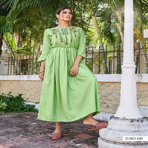 Vestido de mujer de moda con hermoso traje de fiesta de trabajo bordado para ocasiones especiales disponible del proveedor indio - Product Image 3