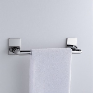 Elegante toallero de metal con acabado rústico de bronce, artesanía artesanal diseñada para interiores decorativos y lujo funcional - Product Image 1