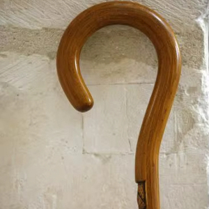 Bastón de madera ajustable con precio REALMENTE con múltiples nudos Bastón de madera fuerte para ancianos por Standard International - Product Image 1