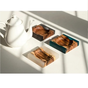 Cendrier en résine époxy de forme carrée et en bois de conception moderne, Logo de couleur personnalisé, Portable à l'intérieur et à l'extérieur - Product Image 2