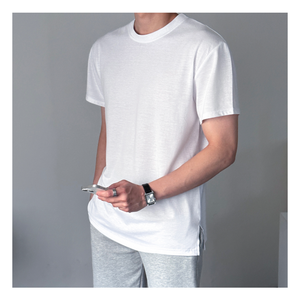 T-shirts pour hommes T-shirt basique à fentes latérales 2 couleurs, confortable en coton, haut décontracté pour femmes, mode coréenne, tenue de tous les jours - Product Image 2