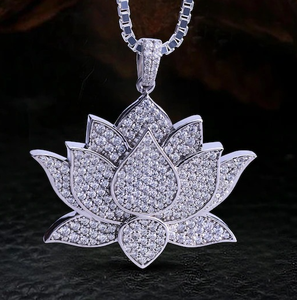 Collar de loto con moissanita de Plata de Ley 925 para mujeres y niñas - Product Image 1