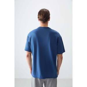 Camiseta Básica de Cuello Redondo para Hombre Air Jones, Color Azul Parlamento, 100% Algodón, Gruesa, Suave y Texturizada, Corte Holgado - Modelo 88353 - Product Image 4