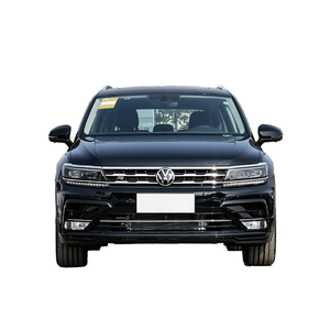 Voiture d'occasion 2021 V 0 l k s w a g e n Ti guan L R Line, faible kilométrage, excellent état, moteur turbo, sièges en cuir, couleur foncée - Product Image 3