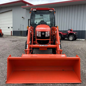 Tractor de Ruedas KUBOTA L4060 2022 Usado en Venta con Cargador LA805, Cubo de 72\", Cabina con Calefacción, Aire Acondicionado y Radio - Product Image 3