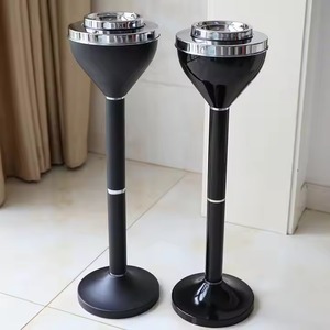 Cendrier classique sophistiqué en acier inoxydable avec couleur et taille personnalisées pour la maison, le bureau, les cafés, les salons - Product Image 1