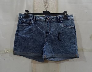Nuevos shorts de mezclilla lavados para mujer, sexys, transpirables, ecológicos, de corte regular, cintura media, tela de Bangladesh, shorts calientes de tiro bajo. - Product Image 2
