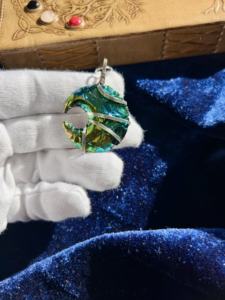 Venta al por mayor hecho a mano pulido Aura Moon Crescent Moon colgantes Natural Healing Crystal Charms Reiki Feng Shui mascota Pilar - Product Image 2