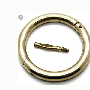 Anneau de nez de taureau à usage vétérinaire | Outil durable pour une gestion et des soins efficaces du bétail - Product Image 2