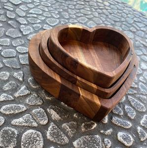 Bol en bois en forme de cœur pour noix et collations, bois d'acacia naturel, mangue - Product Image 5