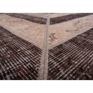 พรมขนสัตว์ถักมือสีเบจน้ำตาล รุ่น Pae-3910 สำหรับทางเข้าบ้าน ห้องนั่งเล่น ห้องโถง ลายก้างปลา รูปทรงสี่เหลี่ยมผืนผ้า - Product Image 3