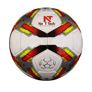 Tech Industries Ballon d'entraînement de football Matériau PU à des fins d'entraînement avec un design personnalisé et un logo personnalisé - Product Image 1