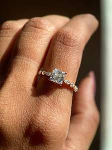 Anillo de Compromiso con Corte Princesa de 2 Quilates Cultivado en Laboratorio, Anillo de Regalo de Amor, Anillo de Diamantes - Product Image 4