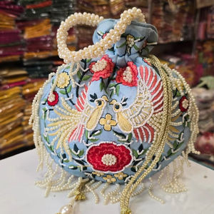OM Fashion Studio hecho a mano tela India embrague Potli bolso de mano bordado de cuentas de uñas diseños personalizados para fiestas de boda elegantes - Product Image 5