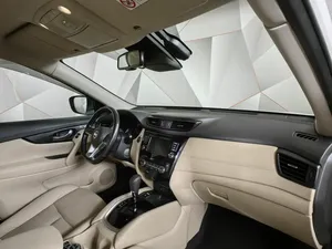 2021 X-Trail III รุ่นปรับโฉม ไมล์น้อย เครื่องยนต์สมบูรณ์ ระบบเกียร์อัตโนมัติ หลังคาพาโนรามา ไฟหน้า LED - Product Image 2