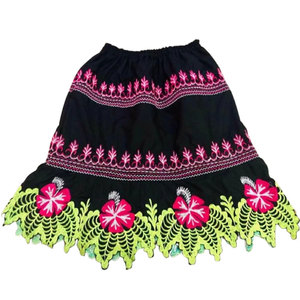 Nouvelle Collection : Jupes Hawaïennes Brodées Respirantes de Qualité Supérieure, Fabriquées au Pakistan - Product Image 5