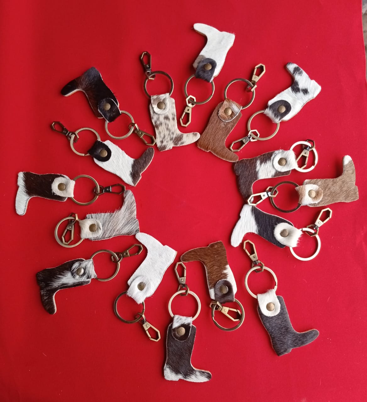 Wholesale Custom A-Z Alphabet Initial Keychain Sets Faux Fur Leather Strap Tactical Outdoor Sporty Four Clothing Accessories