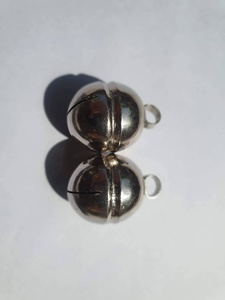 Clochettes de fauconnerie à double tonalité en laiton et argent de Lahori, fabriquées à la main au Pakistan - Product Image 4
