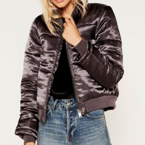Chaqueta acolchada de satén de alta calidad 2024, cortavientos de nailon con cuello universitario, cierre de cremallera, diseño bordado de logotipo personalizado para primavera - Product Image 1