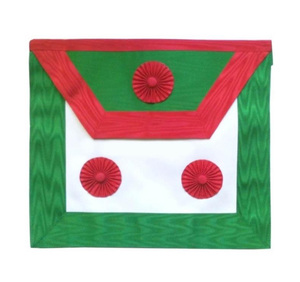 Tablier écossais Master of St. Andrew blanc, bordure moirée rouge et verte, rosettes personnalisées selon les demandes de l'acheteur - Product Image 1