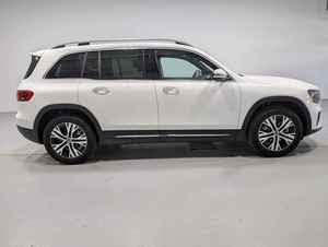 GLB 250 AWD 4MATIC 2025 usado con motor turbo de 2.0L en línea de 4 cilindros y asistencia híbrida suave - Product Image 2