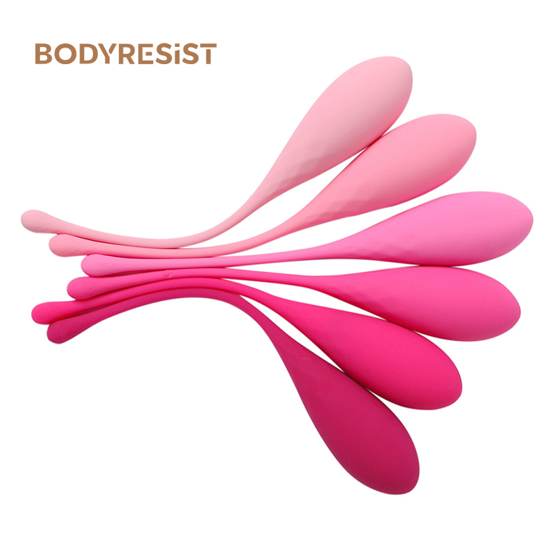 Sariq shim kiygan qizlarning fotosuratlari