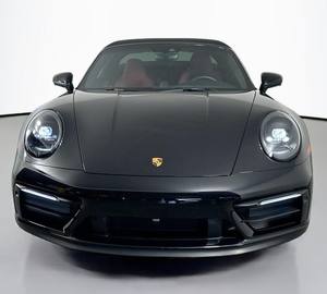 Noir brillant, occasion, 2024, pour 911 Targa 4 GTS Cabriolet AWD, jantes en alliage, sièges en cuir, système de navigation, démarrage à distance, conduite à gauche - Product Image 1