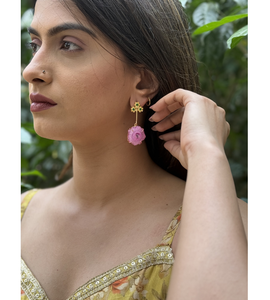 Pendientes Rosa Mate Serenity, Elegantes con Acabado Mate Suave, Joyería Rosa Delicada y Estilosa para Mujer, Perfectos para Uso Diario y Ocasiones Especiales - Product Image 3