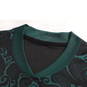 Prix bas, impression par sublimation, 100% polyester, uniforme de football pour hommes de haute qualité, nouvelle arrivée, personnalisé pour la vente en ligne - Product Image 2